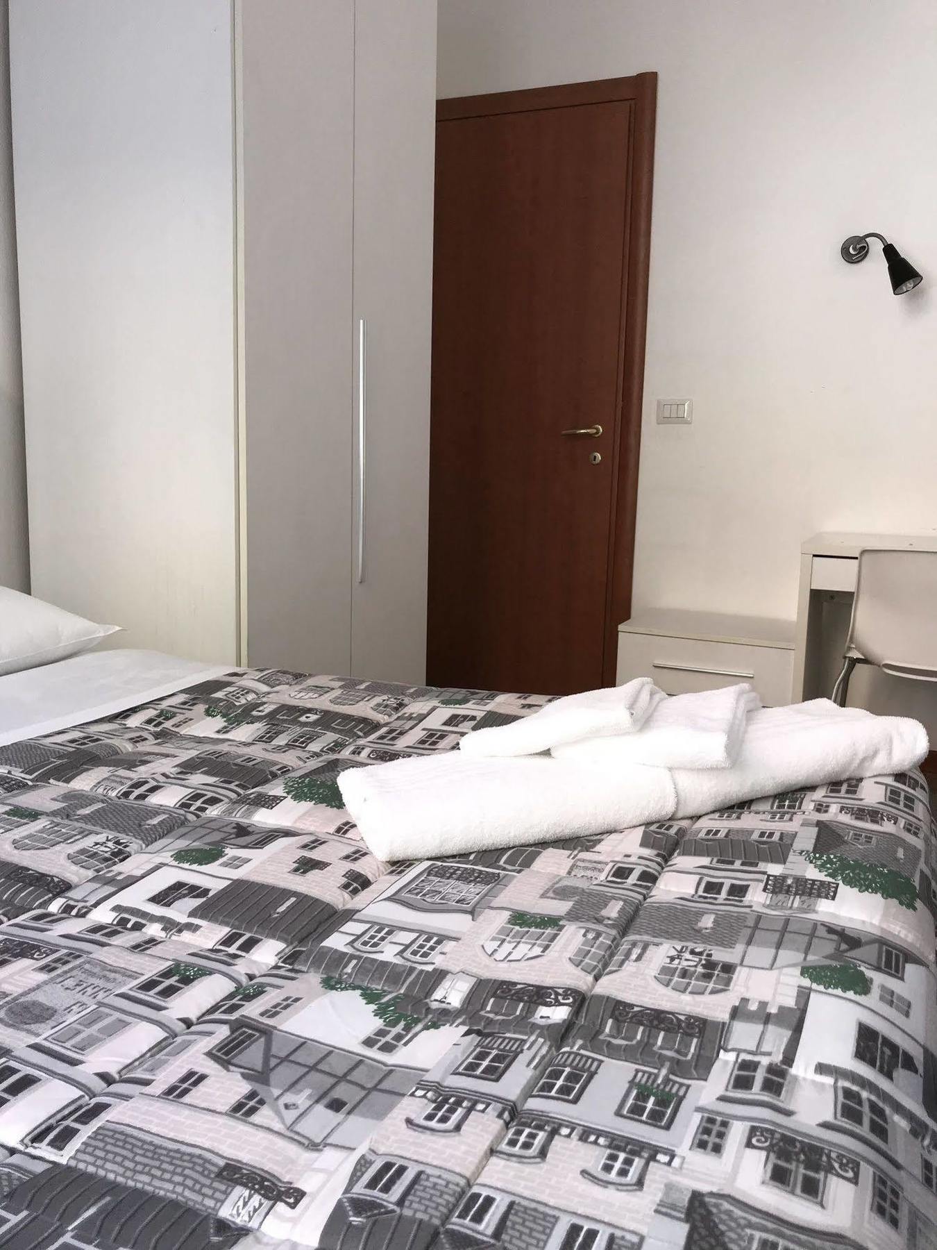 Elite Loreto Milano Hotel Esterno foto